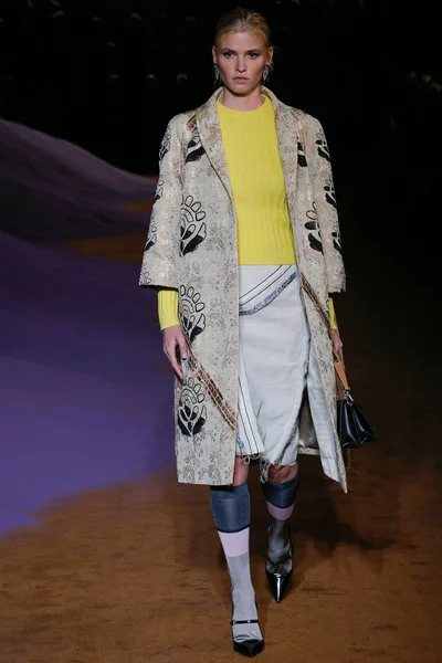 Look 43